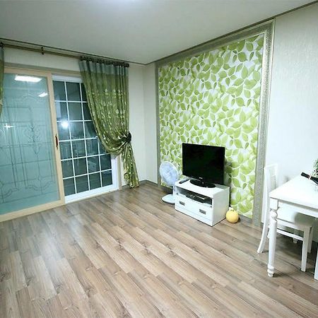 Ever Green Pension Geoje Exterior foto