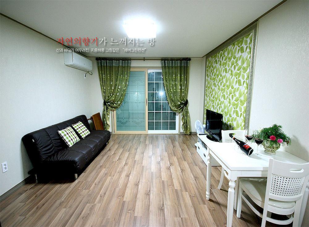 Ever Green Pension Geoje Exterior foto