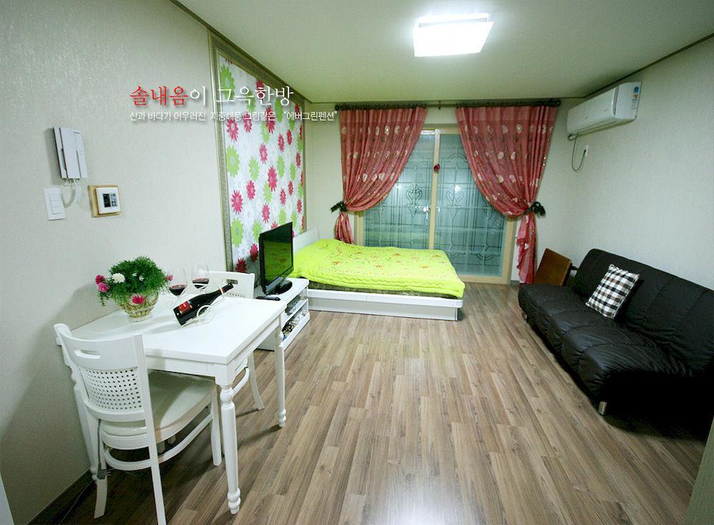 Ever Green Pension Geoje Exterior foto