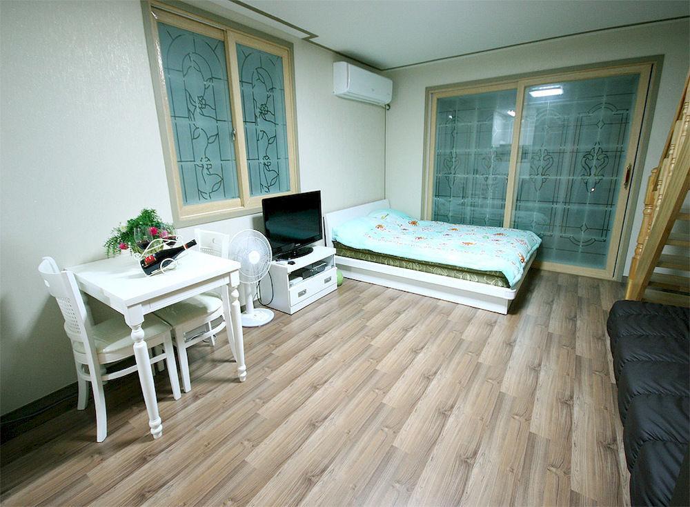 Ever Green Pension Geoje Exterior foto