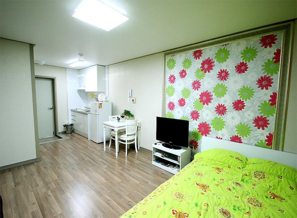 Ever Green Pension Geoje Exterior foto