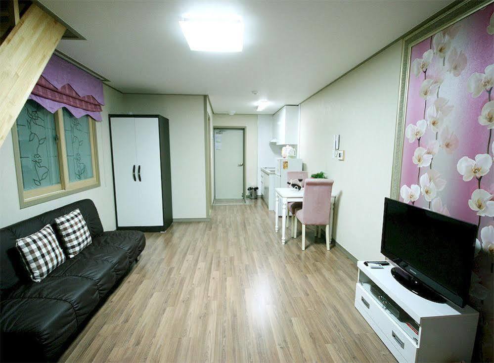 Ever Green Pension Geoje Exterior foto